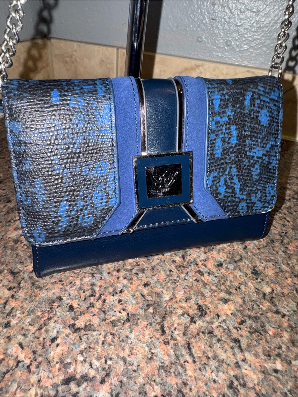 Sharif Navy & Black Crossbody Wallet on chain euc - Picture 2 of 8